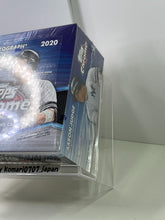 Load image into Gallery viewer, 2020 topps chrome baseball jumbo box factory sealed damaged on outside in 5 auto