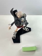 Load image into Gallery viewer, maka albarn figure SOUL EATER trading arts v1 square enix Fire Force after story
