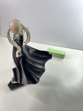 Load image into Gallery viewer, maka albarn figure SOUL EATER trading arts v1 square enix Fire Force after story
