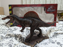 Load image into Gallery viewer, JURASSIC PARK 3 Spinosaurus figure statue 1/38 Prime Collectible world monster
